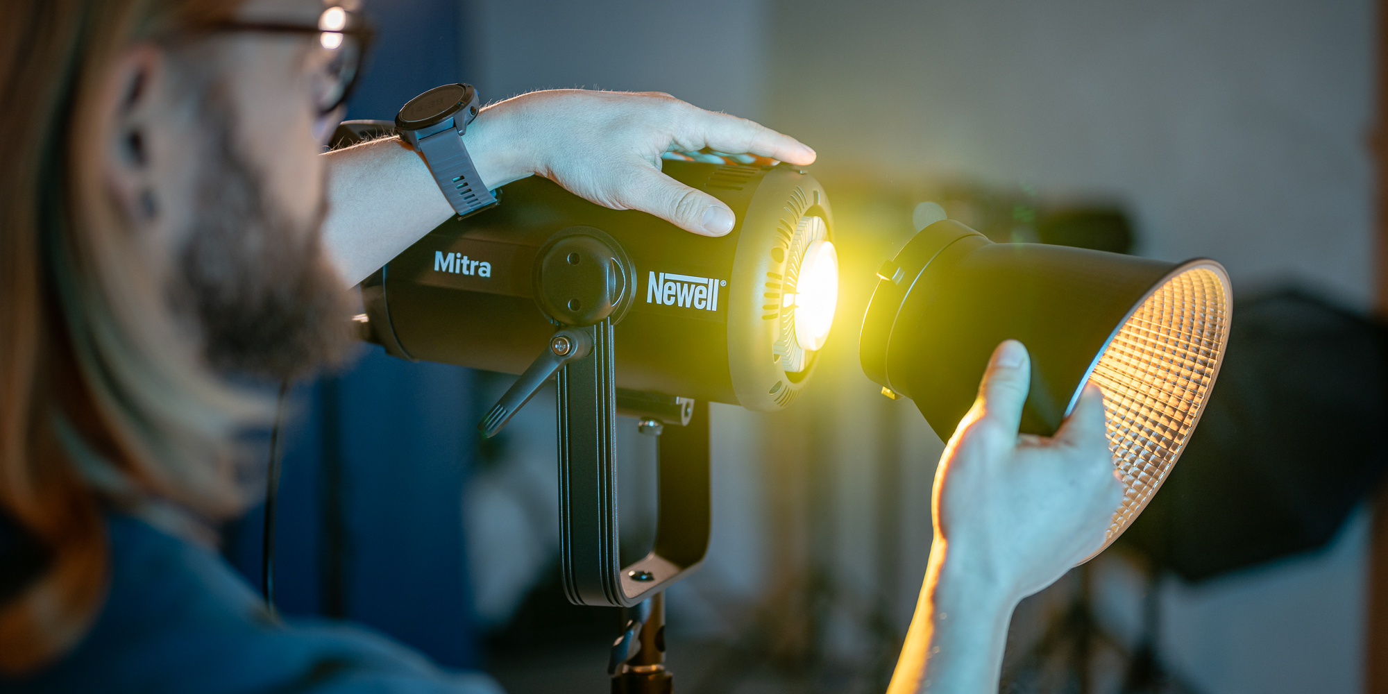 newell-rgb-mitra-180-led-svetlo-popis-17